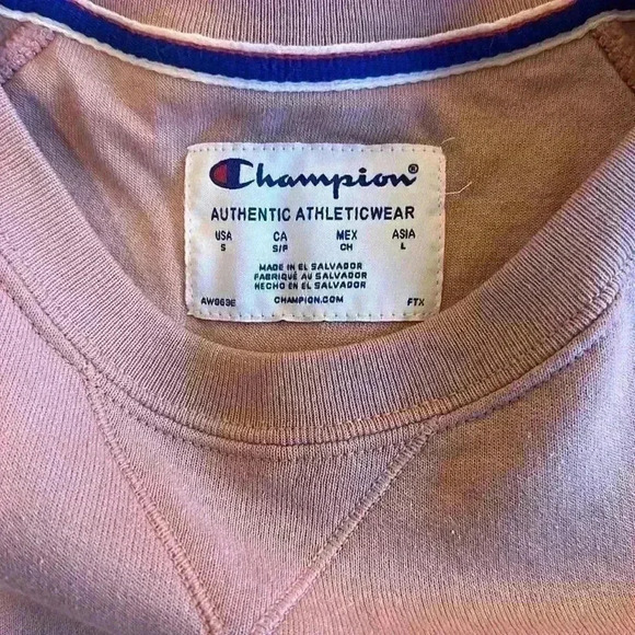 Women’s Long Sleeve Champion Sweatshirt-Like New! Size Small - Picture 3 of 3